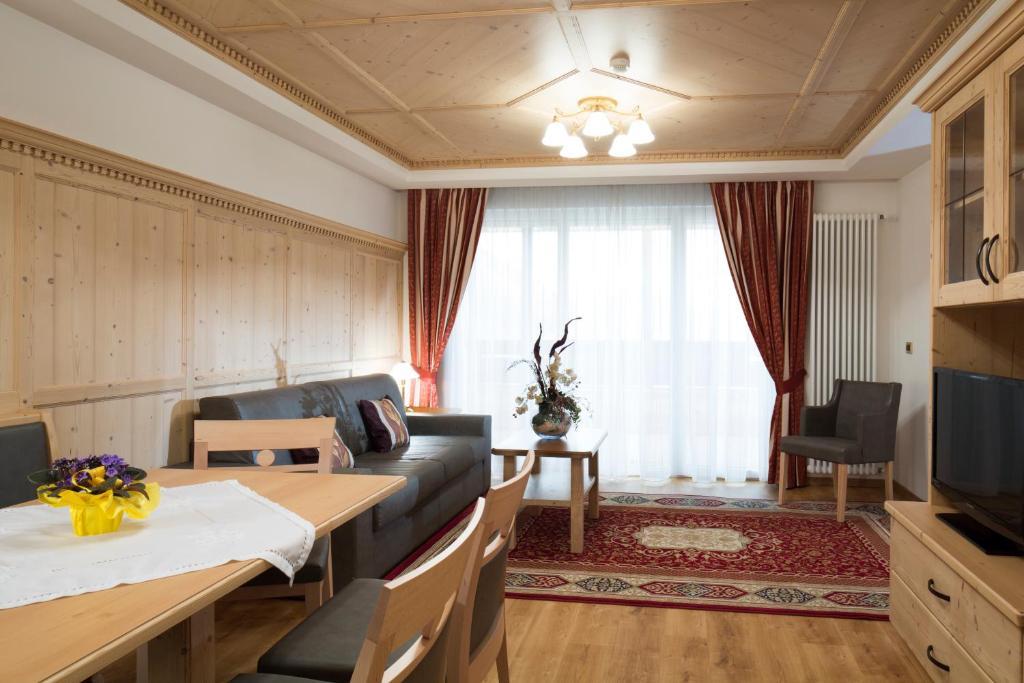 Residence Isabell Selva di Val Gardena Esterno foto
